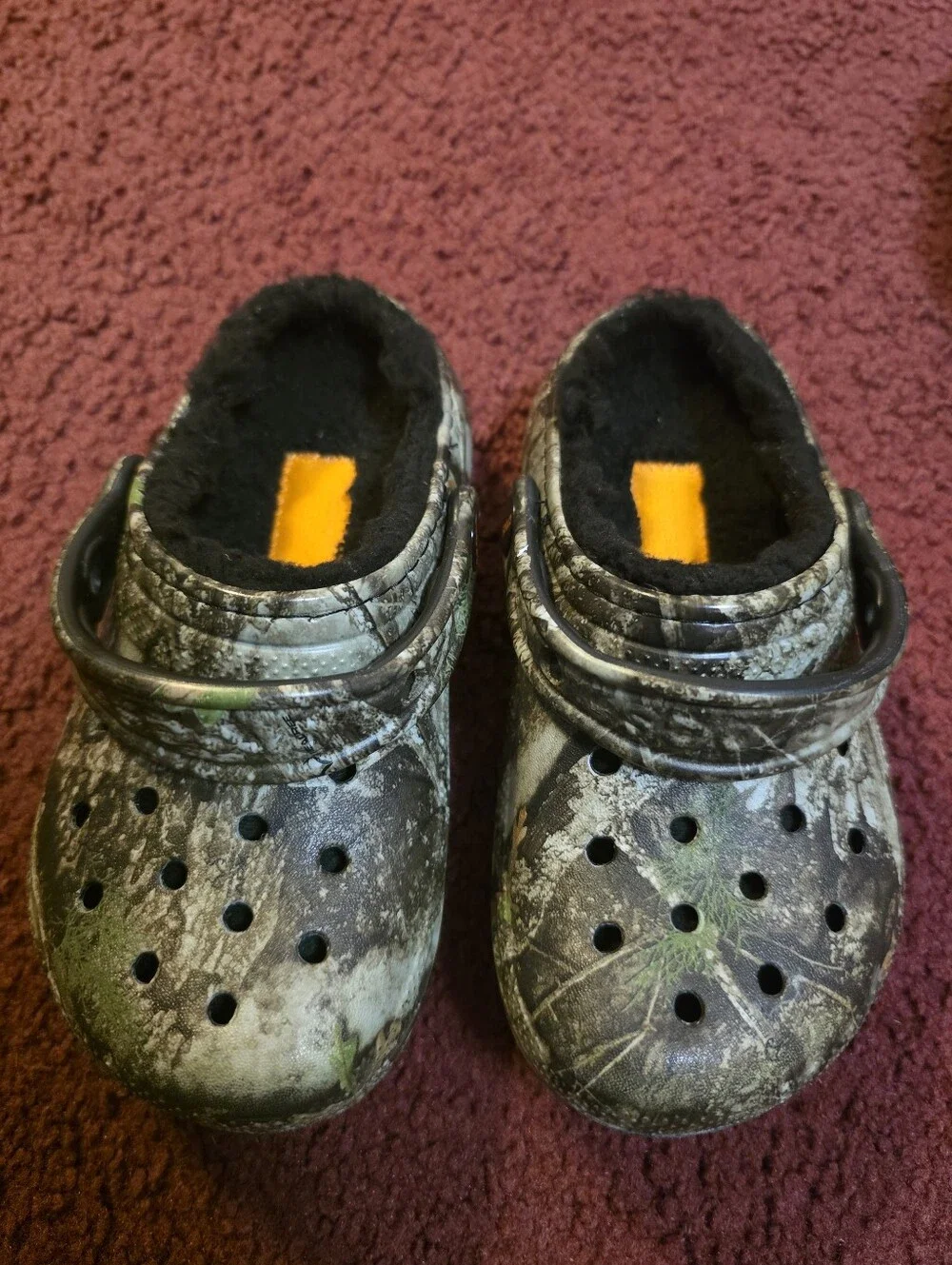 CROCS Kids Camo Green and Black Fuzz-Lined Clogs